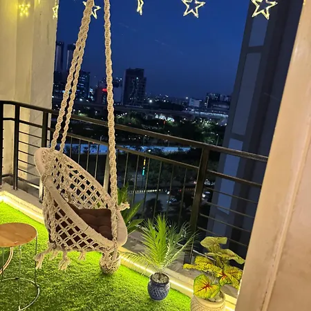 Netflix & Chill Apartment By Buddieshome Noida Exterior photo