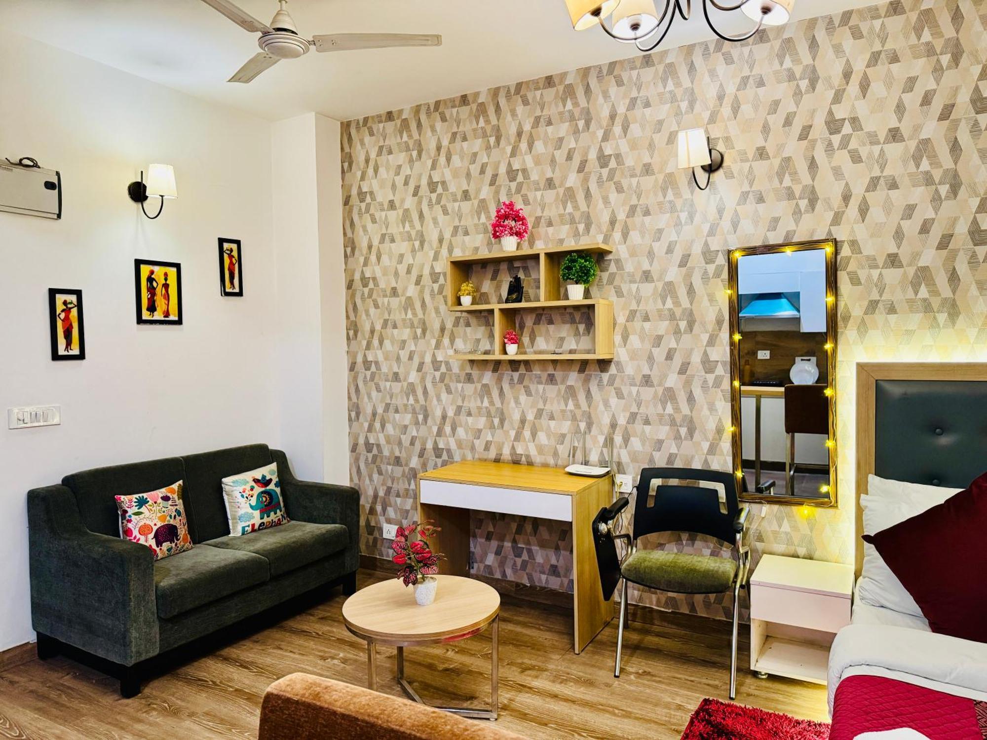 Apartment Netflix & Chill By Buddieshome Noida