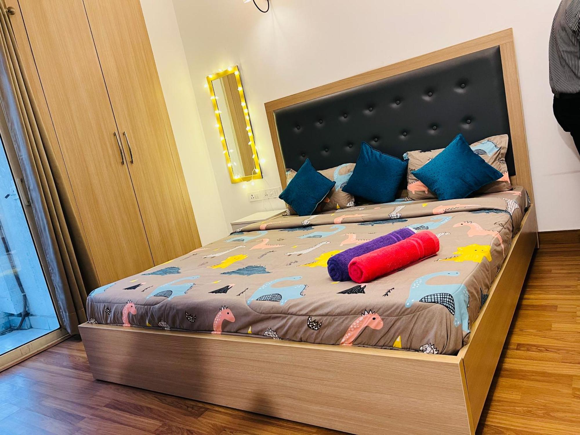 Netflix & Chill By Buddieshome Noida