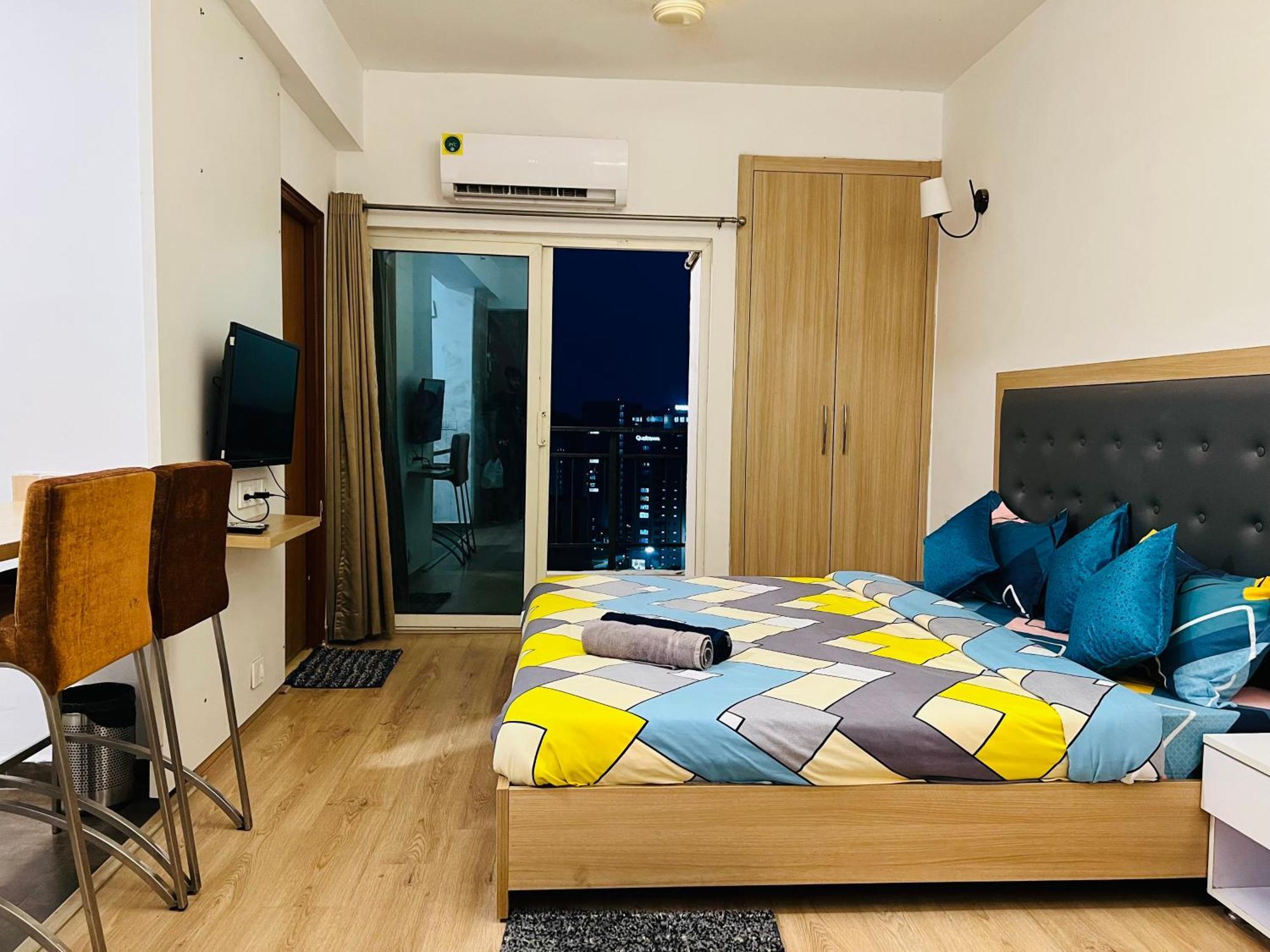 Apartment Netflix & Chill By Buddieshome *