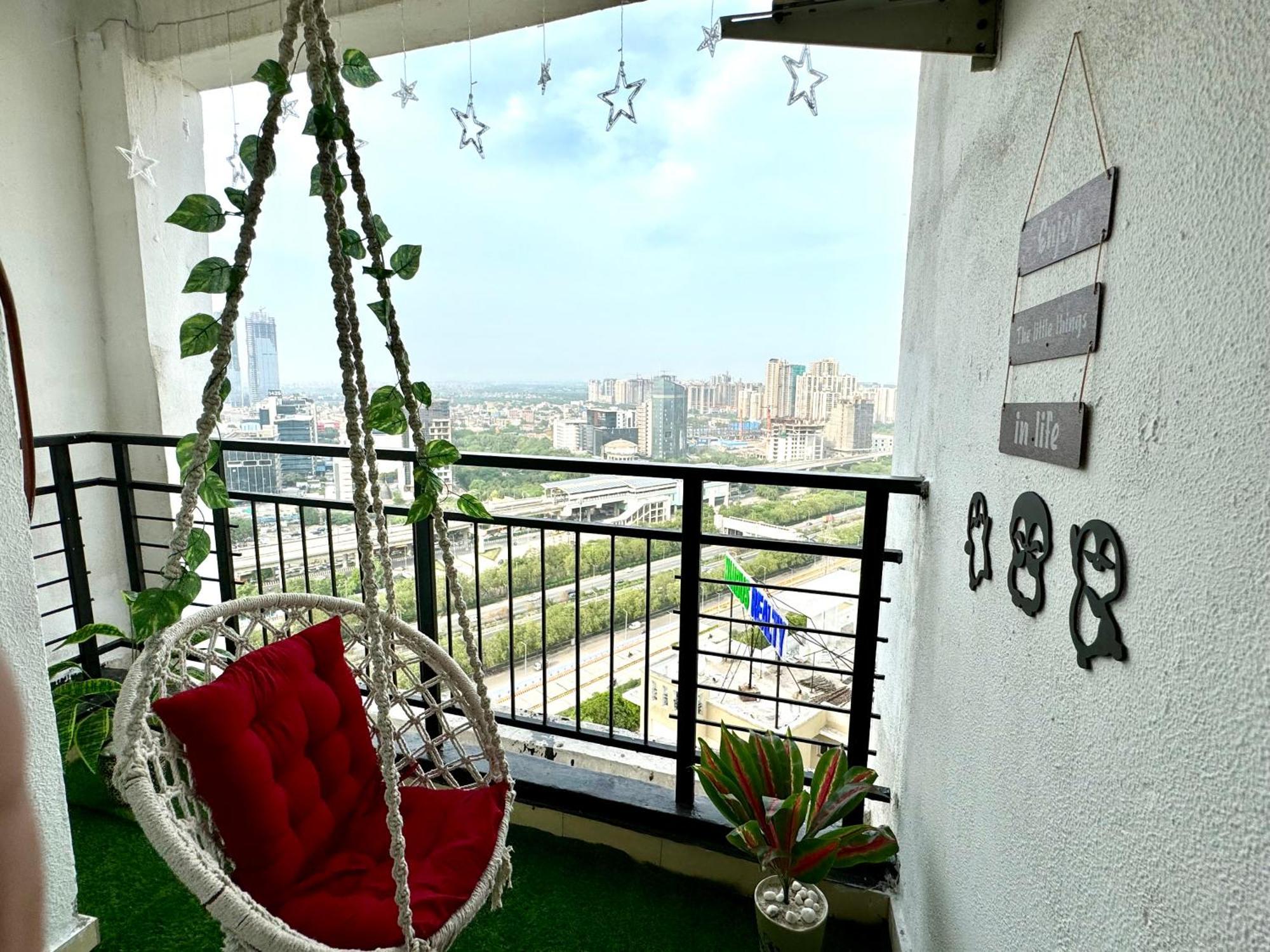 Netflix & Chill By Buddieshome Apartment Noida