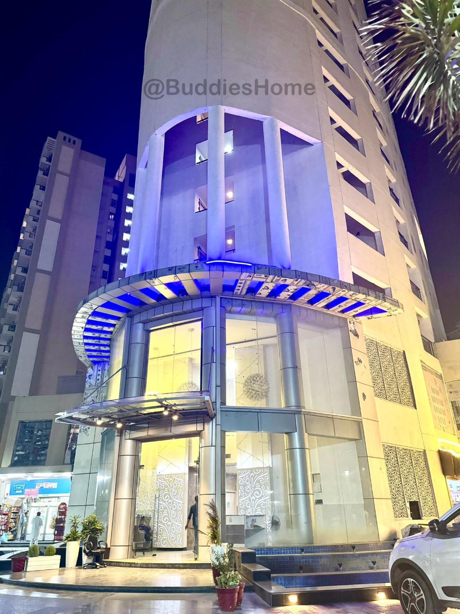 Netflix & Chill By Buddieshome Apartment Noida