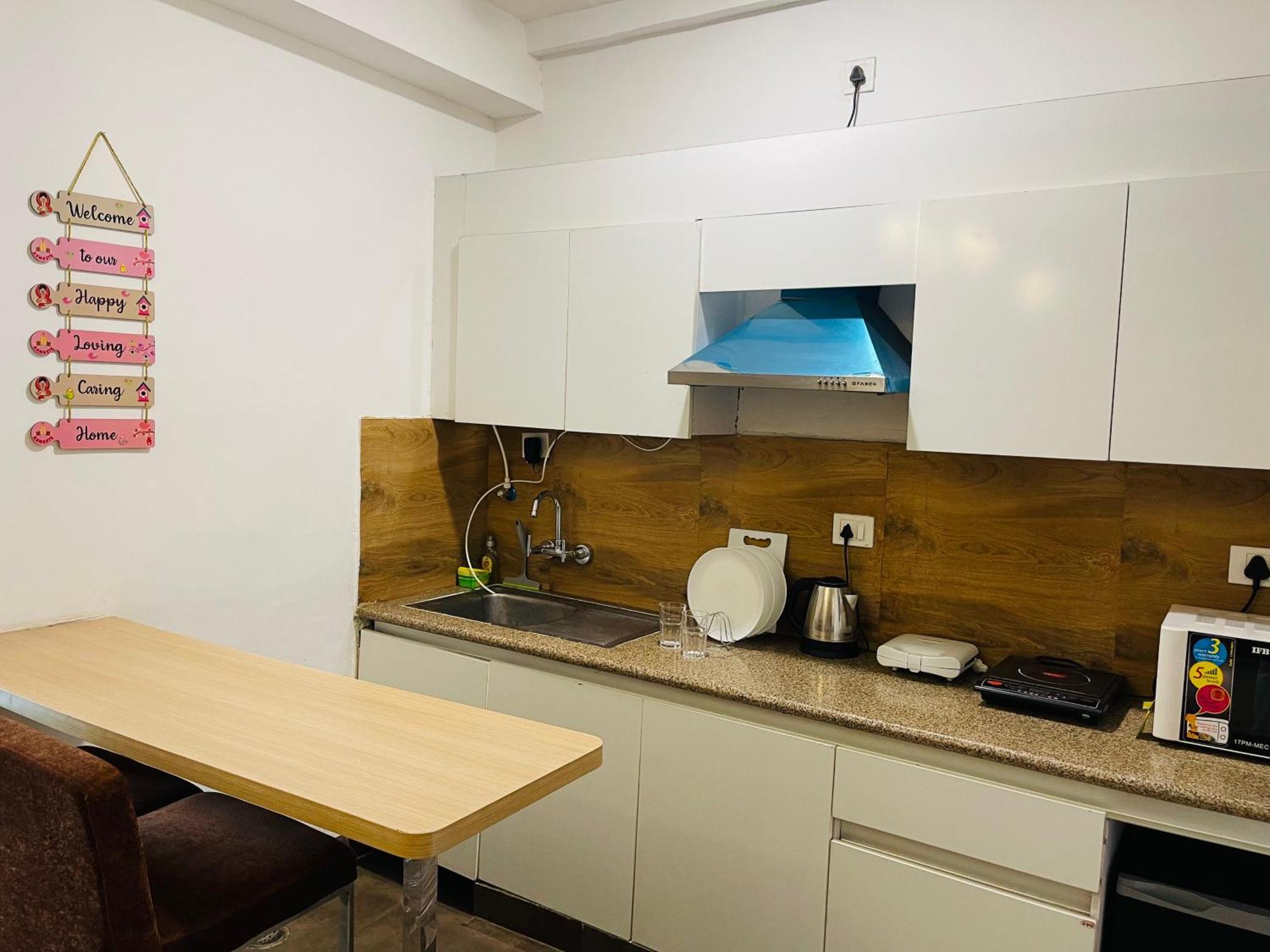Netflix & Chill By Buddieshome Noida